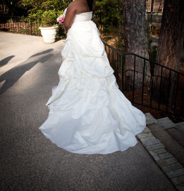 Beautiful PLUS-SIZE gown size 20-24 : wedding plus size affordable cheap gown curvy ivory dress Back Of Dress
