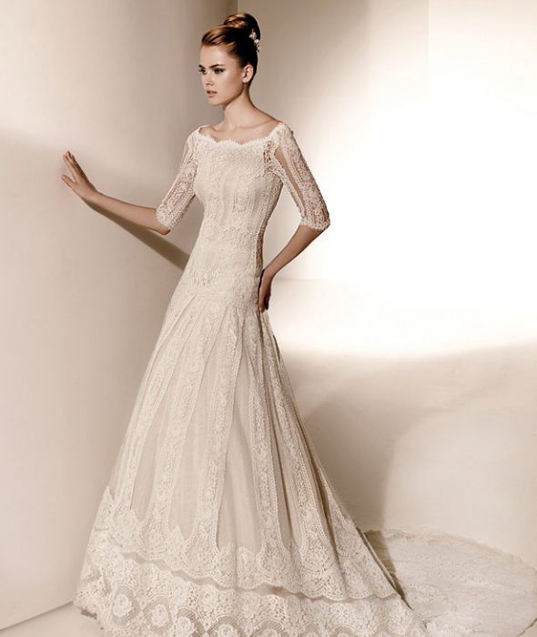 Can you show me your lace dresses? Pretty Please! :  wedding pronovias Metis B1