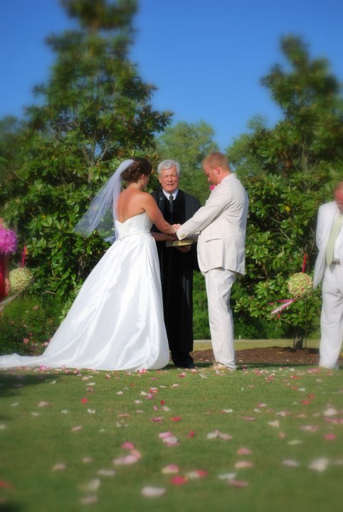 I'm back and I'm a MRS!!! (With pics!) :  wedding Wedd3