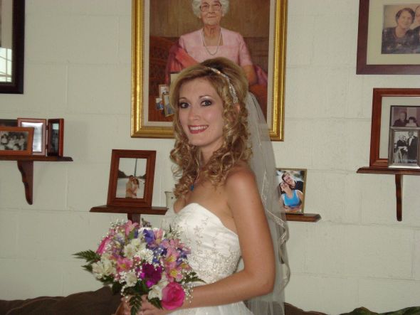 Show me your half up or all down hair photos! :  wedding half up 1 DSC03175
