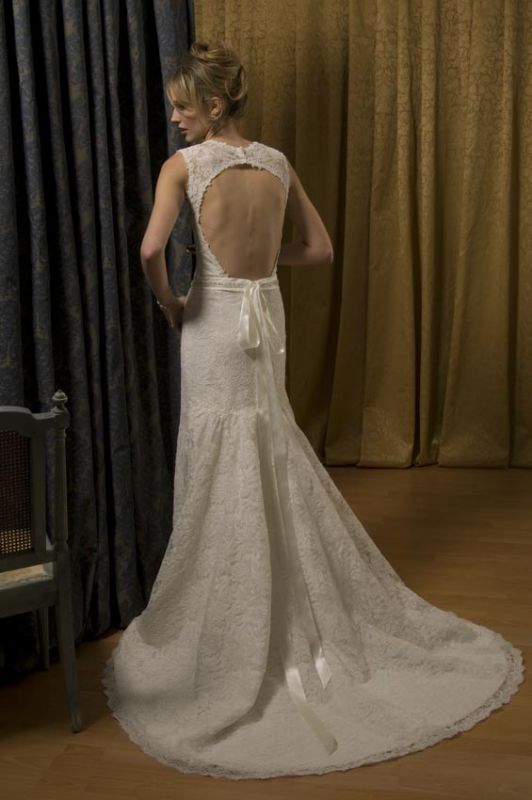 Dress Confusion : wedding Dressback
