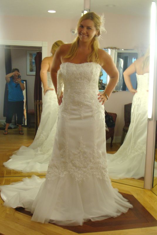 Pics of Maggie Sottero Milana dress? Real pics anyone? :  wedding DSC05284