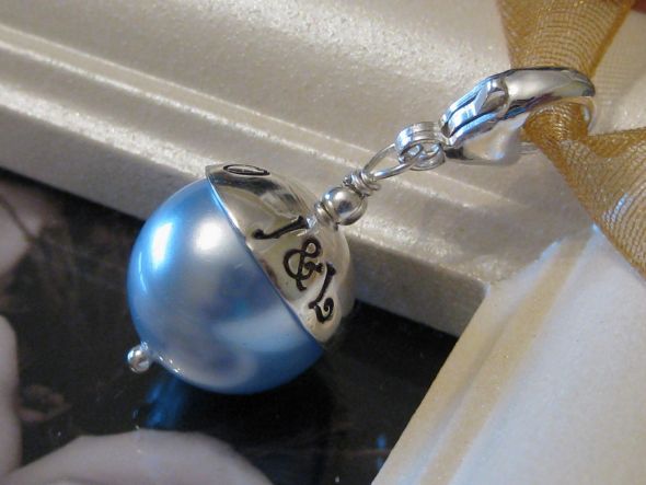 My something blue! :  wedding beehive SB 2