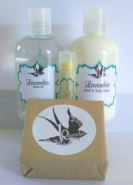 Shower hostess gifts :  wedding Kupcake Shop Bath Set