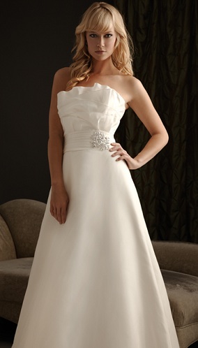 More affordable dresses similar to this? : wedding Allure2414