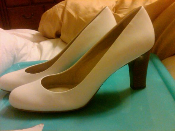 Beautiful DIY Shoe Idea :  wedding shoes diy IMG00962 20100401 2109