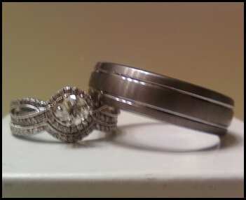 Ring Thread with a Twist! Please Help! :  wedding rings BandsandE