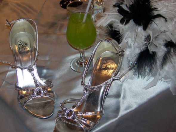 ***BLING SHOES*** SILVER STRAPPY 8.5 OPEN TOE! WiNTeR :  wedding silver bling diamond strappy heels 85 1 crystal shoes 69586 178219095537381 100000478754071 581986 7605806 N