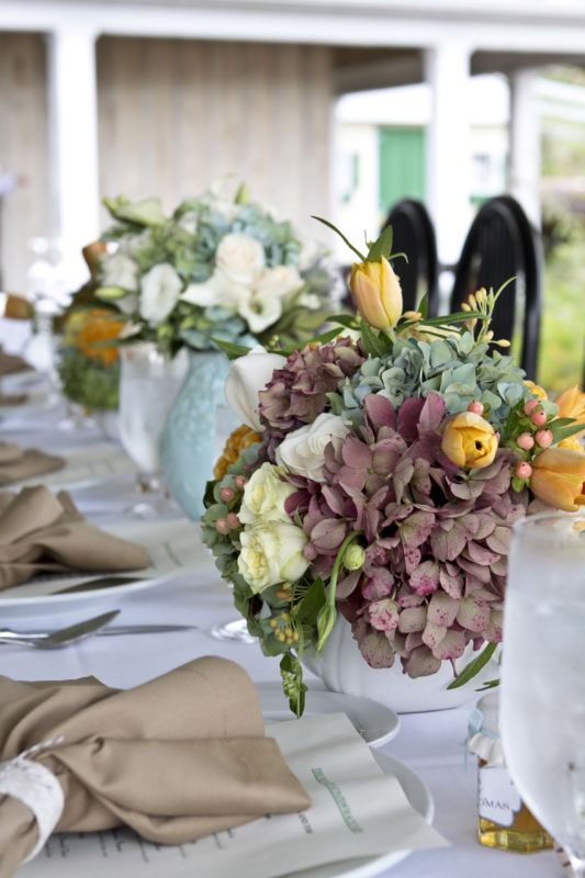 Milk Glass Centerpieces! :  wedding milk glass vases Table2