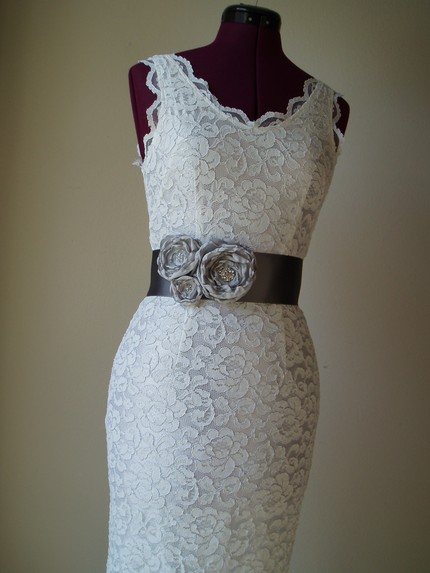 Ok, So I love by dress but... :  wedding Etsybelt2