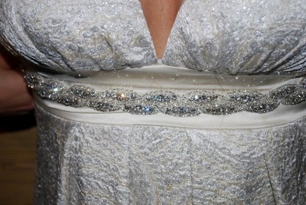 How to dress up a simple dress : wedding Thinbeltetsy