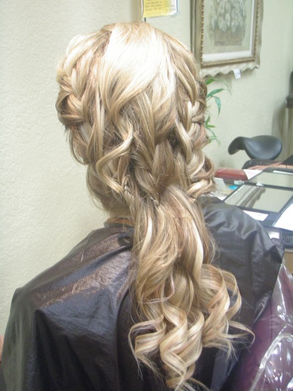 Please post pics of your half up-dos w/ loose curls- :  wedding beauty beehive P9220813
