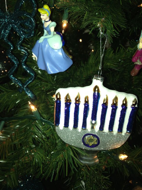 Hanukkah Decorations... I am SO LOST! :  wedding IMG 2539