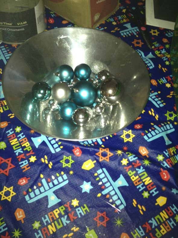 Hanukkah Decorations... I am SO LOST! :  wedding IMG 2543
