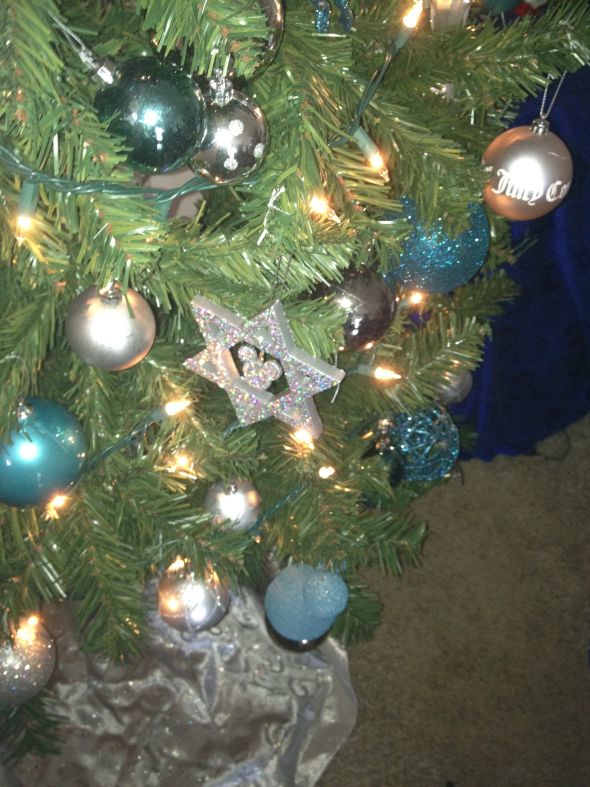 Hanukkah Decorations... I am SO LOST! :  wedding IMG 2550