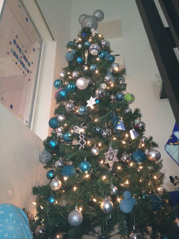 Hanukkah Decorations... I am SO LOST! :  wedding IMG 2551