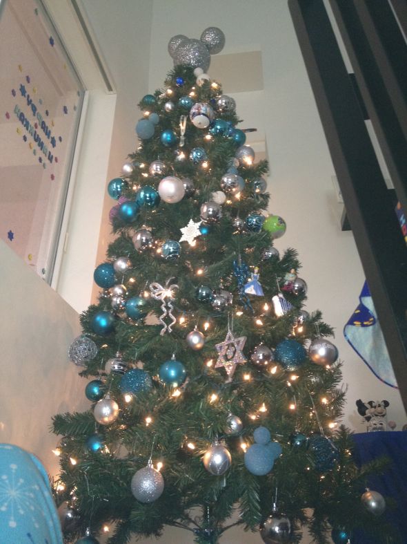 Hanukkah Decorations... I am SO LOST! :  wedding IMG 2552