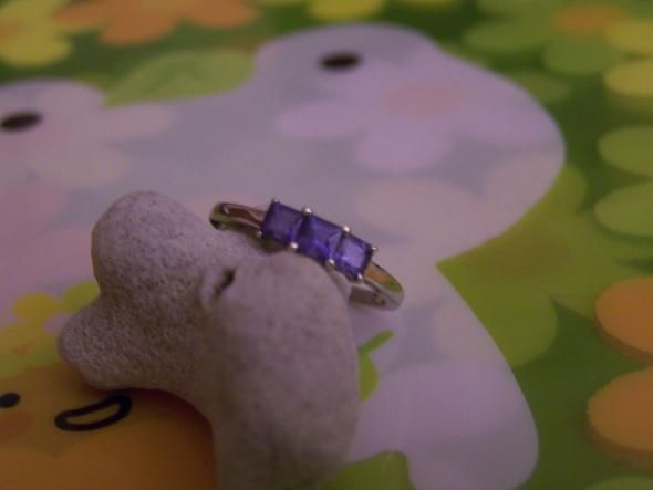 Dainty engagement rings anyone? :  wedding Ring Pic Me