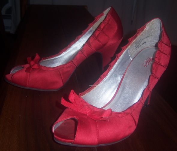 Red Shoe Brides :  wedding 100 2499