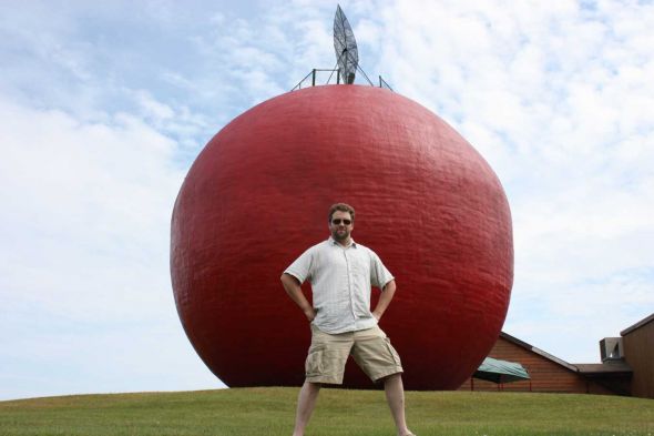Happy Canada Day Bees!!!! :  wedding canada canada day Apple