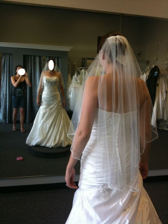 Bridesmaids gifts....what are you getting them? :  wedding Robe