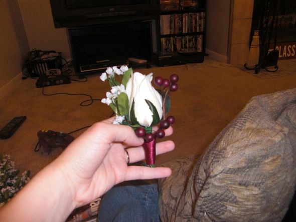 please show me your fake flower arrangements if you have any. :  wedding CIMG1091
