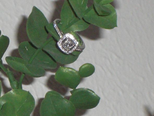 Any bee's with a halo setting? :  wedding CIMG1135