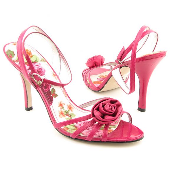 Poll!! Which shoe!? :  wedding MARC100109 080402.main