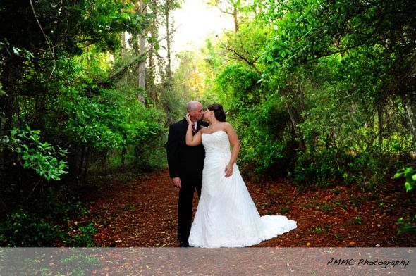 Can't wait..... pro pics TEASE :  wedding Jesskevinweddblog004