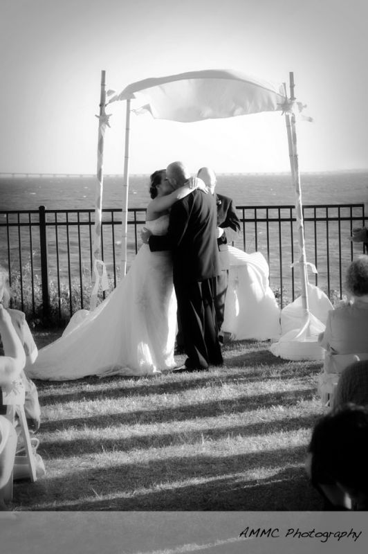 Can't wait..... pro pics TEASE :  wedding Jesskevinweddblog013