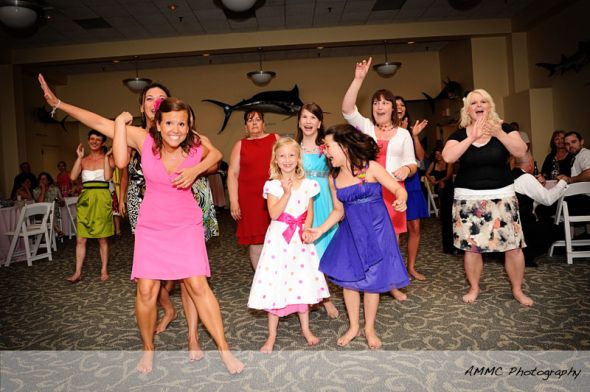 Can't wait..... pro pics TEASE :  wedding Jesskevinweddblog018