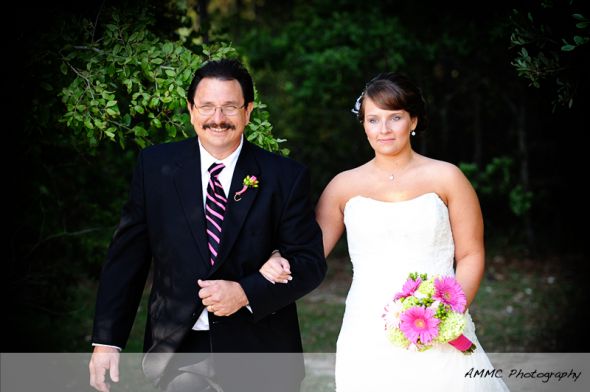 Can't wait..... pro pics TEASE :  wedding Jesskevinweddblog020