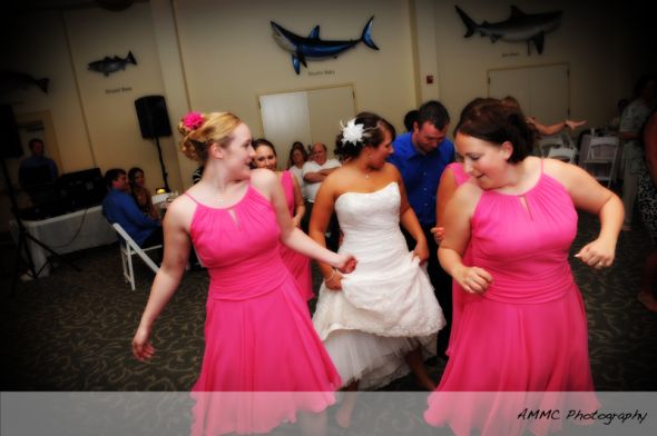 Can't wait..... pro pics TEASE :  wedding Jesskevinweddblog023