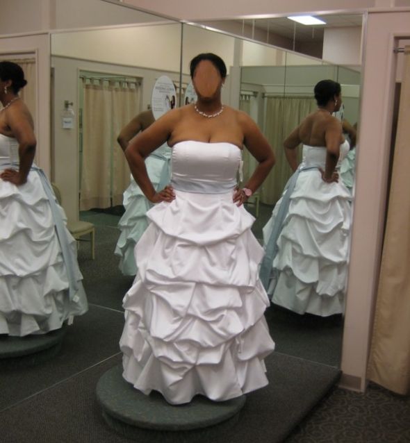 Cleavage Concerns : wedding Dressed