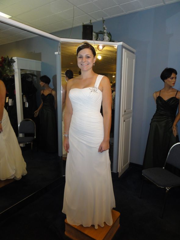 Final fitting was a success! :  wedding DSC01151
