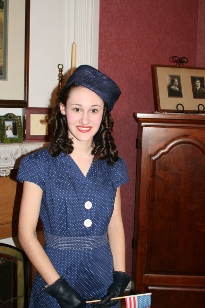 lipstick color??? : wedding 40s Dance3