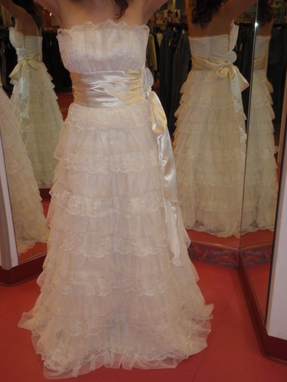 Choosing between 2 dresses... which should I choose? :  wedding dress vote Weddingdress2b