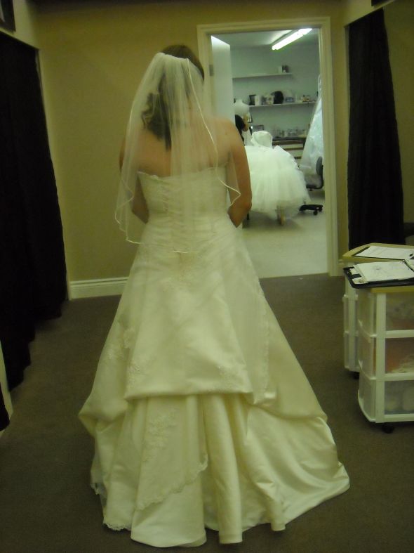 LET'S SEE those bUSTLES! :  wedding Picture 045