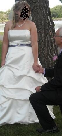 OH MY....GAWD...Bad Dress News! :  wedding Untitledfg