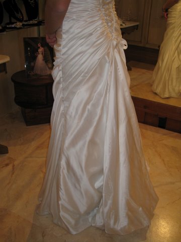 Which bustle? : wedding dress Bussle1