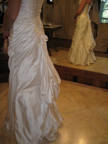 Which bustle? : wedding dress Bussle2