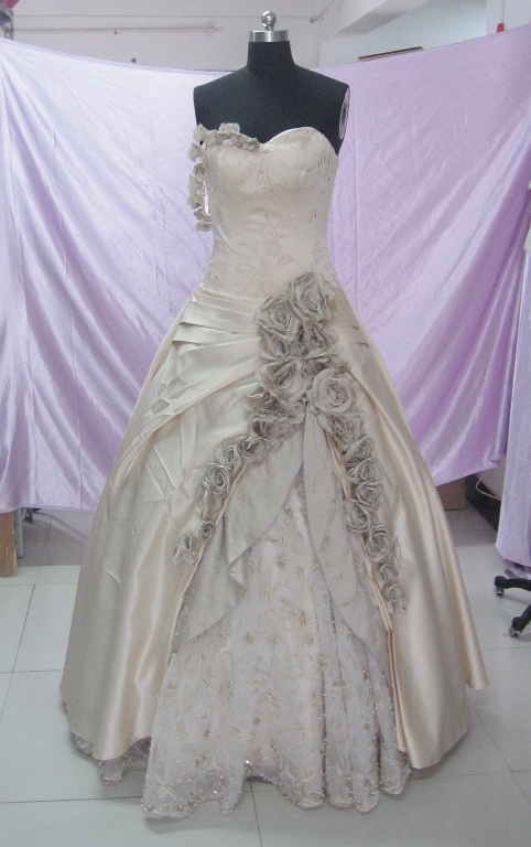 Who is the designer of this dress? :  wedding A