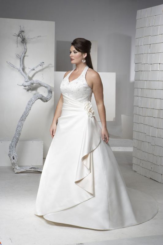 Anyone NOT having a strapless gown? Post pics! : wedding 0447