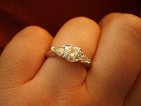 moissanite vs diamond. wedding moissanite diamond