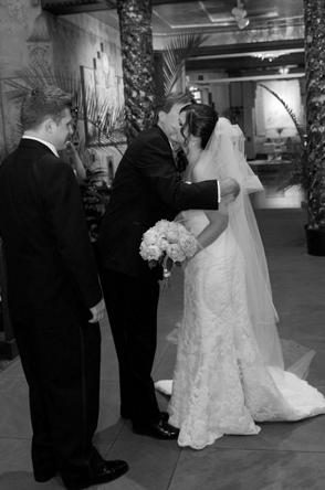 I'm a Mrs! Professional pics (and lots of them)! : wedding Aisle3