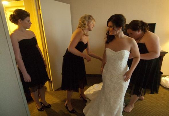 I'm a Mrs! Professional pics (and lots of them)! : wedding Dress3