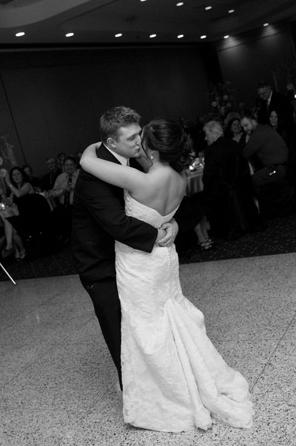 I'm a Mrs! Professional pics (and lots of them)! : wedding Firstdancekiss