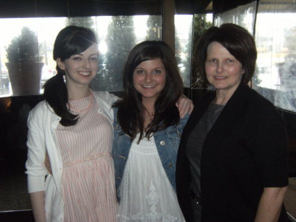 loved my aqua & red themed bridal shower! lots of pics! :  wedding bridal shower Me Sis Mom