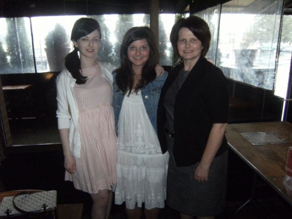 loved my aqua & red themed bridal shower! lots of pics! :  wedding bridal shower Me Sis Mom2