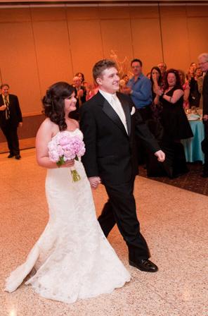 I'm a Mrs! Professional pics (and lots of them)! : wedding Usentrance4